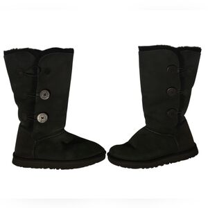 UGG BAILEY BUTTON Black Size 8